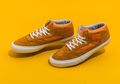 Vans Half Cab Warna Orange Ini Eyegasm Banget, Bikin Ngiler!