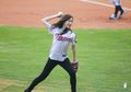 5 Cewek Kpop yang Ternyata Bisa Main Baseball!