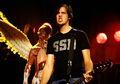 5 Fakta Menarik Krist Novoselic, Bassist Nirvana Ini Sekarang Ulang Tahun Lho!