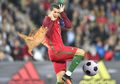 Kata siapa Kucing Nggak Bisa Main Bola? Ahli Photoshop Terbukti Bisa Mewujudkannya. I10 Foto ni Buktinya