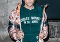 Fashion Blogger Asal Jerman Ini Jual Hoodie H&M "Coolest Monkey In The Jungle" yang Kontroversial, Cari Sensasi?