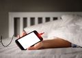 Sering Takut Baterai Smartphone Abis? Jangan-jangan, Kamu Punya Nomophobia