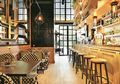 Cantiknya Kafe Berkonsep Industrial yang Mewah nan Simpel Ini!