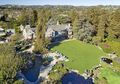 Mengintip Isi Rumah Mewah Milik Hugh Hefner, Pendiri Majalah Playboy!