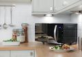 Ini Dia 3 Cara Sederhana dan Cepat Bersihkan Microwave dari Kotoran!