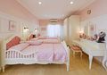 Manis dengan Tema Paris pada Kamar Anak