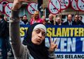 Zakia Belkhiri Punya Cara Unik Menghadapi Kampanye Anti-Islam