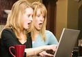 Hobi Berinternet Ternyata Buat Wanita Sulit Punya Pasangan
