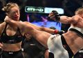 Jadi Juara Dunia UFC, Holly Holm Ingatkan Agar Jangan Pernah Hina Anak Pendeta