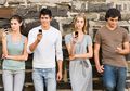 Kecanduan Ponsel, 1 dari 8 Alasan yang Bikin Milenial Lebih Mudah Stres Dibanding Generasi Sebelumnya