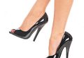 Untuk Para Perempuan Pekerja Kantoran, Begini Menghilangkan Nyeri karena Memakai Sepatu Hak Tinggi