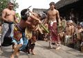 Melihat “Perang” Ala Desa Tenganan