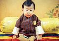 Keimutan Putra Raja Bhutan Ini Hampir Menyaingi Bayi-bayi Kerajaan Inggris
