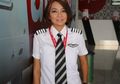 Monika Anggreini, Pilot Perempuan dengan Semangat Tiga Kali Pilot Pria