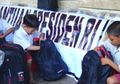 Seberapa Sulit Upaya Mengantar Tas Jokowi untuk Siswa SD di Perbatasan? Simak Saja Video Ini