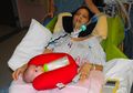 (Video) Lumpuh Total Setelah Melahirkan Hingga Tak Bisa Memeluk Putrinya, Perjuangan Ibu Ini Benar-benar Luar Biasa