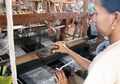 Dog… Dog! Indahnya Tenun Gedog dari Tuban