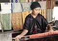 Dulu Songket Sukarara Hanya Bisa Diperoleh Setelah Kawin Lari, Kini Bisa dengan Mudah Dibeli