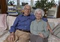 Romantis, Pasangan Kakek Nenek Ini Rayakan Perkawinannya yang ke-85. Ini Resepnya