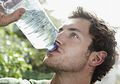 Jangan Anda Kira Minum Air Putih Tak Berbahaya, Begini Penjelasannya