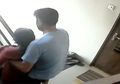 Seorang Ibu Jatuh dari Gedung Bertingkat, Rekaman CCTV Ini Ungkap Pelakunya. Miris!