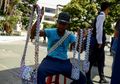 Sudah Tak Ada Harganya, Uang Venezuela Diubah Jadi Barang Kerajinan sehingga Punya Nilai Lebih Mahal