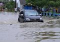 Jangan Nekat Menerabas Banjir Jika Tidak Ingin Kehilangan Puluhan Juta Rupiah