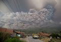 (Foto) Mengerikan, Letusan Gunung Sinabung Bagaikan 'Monster' yang Memenuhi Langit