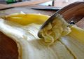 Jangan Buang Kulit Pisang Setelah Memakannya, Ia Bisa Digunakan Merawat Kecantikan Kulit Lho...