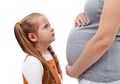 Yang Harus Mama Lakukan Ketika Kakak Cemburu Pada Adik