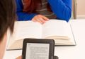 Membaca Novel Tingkatkan Kemampuan Bahasa dan Motorik