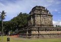 Usai Ritual Waisak di Candi Mendut, Umat Buddha Bagi-bagi Nasi Kotak Untuk Berbuka Puasa