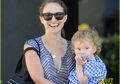 Gaya Parenting ala Natalie Portman