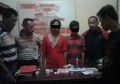 Astaga! Seorang Bapak Ajarkan Anaknya Jual Narkoba