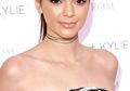 Tak Perlu Waktu Berjam-jam, Intip Tips Makeup Ala Kendall Jenner dalam Waktu 2 Menit