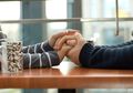 Jangan Salah, Begini Cara Tepat Menghadapi Pasangan yang Sedang Dilanda Stres