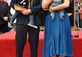 Ryan Reynolds Pertama Kali Pamer Anaknya di Hollywood Walk of Fame