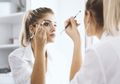 Lakukan 4 Hal Ini Sebelum Makeup Agar Hasil Riasan Lebih Terlihat Alami