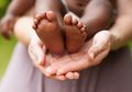 Perhatikan 4 Hal Penting Ini Sebelum Putuskan Adopsi Anak, Nomor 3 Paling Sulit!