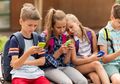 Di Balik Era Digital yang Serba Canggih, Inilah Kewajiban Kita Sebagai Orang Tua