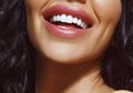 6 Cara Mudah Buat Gigi Lebih Bersinar dengan Bahan Ala Rumahan