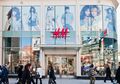 Karena Produknya Dianggap Rasis, H&M Diboikot Berbagai Pihak