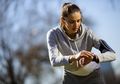 Untung Memakai Alat Fitness Tracker, Perempuan Ini Terselamatkan dari Gangguan Kesehatan Serius