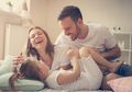Begini Tips Agar Hubungan Tetap Romantis setelah Memiliki Anak, Yuk Dicoba!