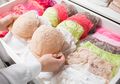 Agar Tak Merusak Penampilan, Ternyata Ini Warna Bra yang Cocok Digunakan Saat Pakai Kaos Putih, Minat Coba?