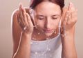6 Perawatan Wajah Sebelum Tidur Agar Tetap Terlihat Sehat dan Cantik!