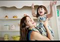 Patut Ditiru! Beginilah Cara Nadia Mulya Terapkan Hidup Sehat dan Melek Teknologi pada Anak