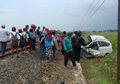 Kecelakaan Kereta Api Kembali Terjadi, Begini Seharusnya yang Dilakukan Pengemudi Saat Melintasi Rel