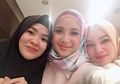 Berhijab, Ini Gaya Busana Chacha Frederica yang Sederhana dan Bisa Banget Dicontoh!