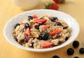 Bircher Muesli, Sarapan Enak Bertabur Buah yang Super Praktis Dibuat